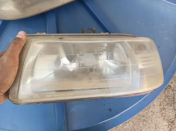Par de faróis vw polo 98