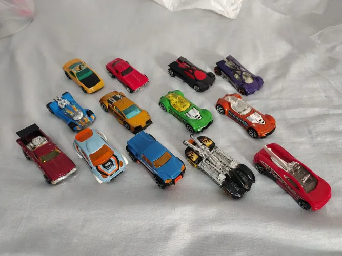 Hotwheels via 35 lote