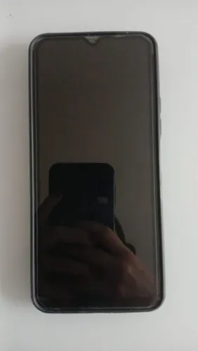 Celular semi novo