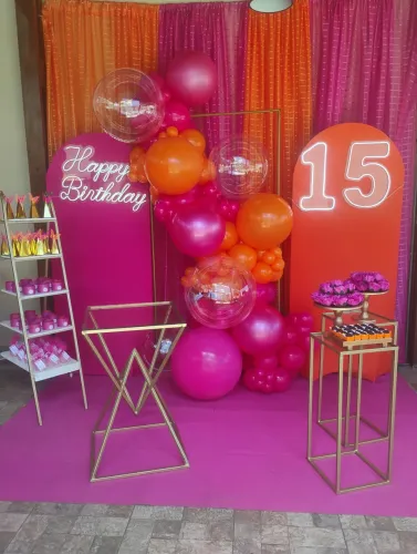 Decoração laranja e rosa 