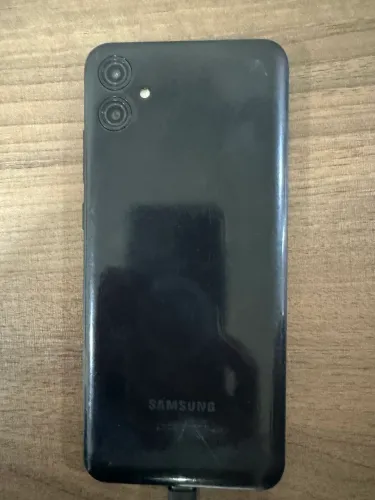 Celular Galaxy A04E - 64GB - lindo e sem detalhes