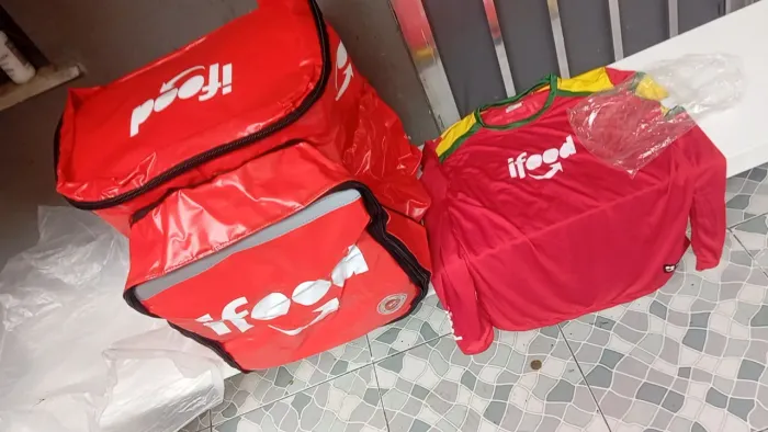 Mochila de entrega +camisa (NOVA)