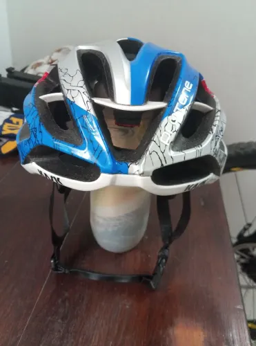 Capacete red Bull tamanho M