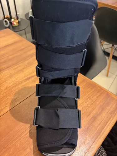 BOTA ORTOPÉDICA  - ROBOFOOT CURTA R$100