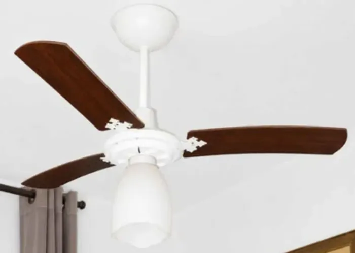 VENTILADOR DE TETO COM LUMINÁRIA