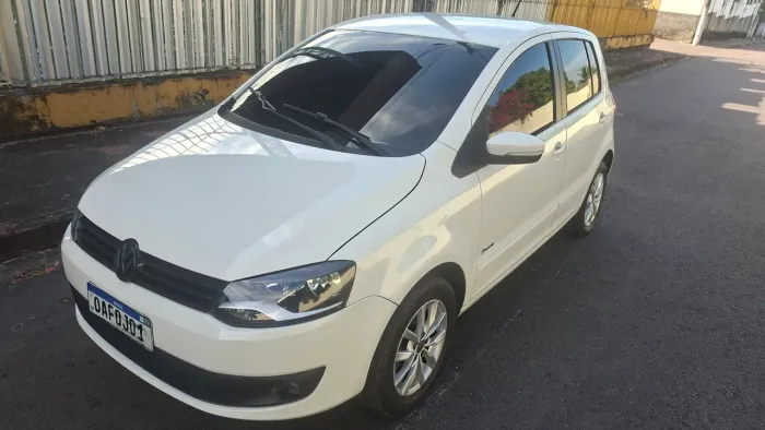 Volkswagen Fox 1.0 MI Total Flex 8V 5P 2014