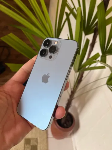 iPhone 13 Pro top