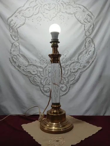 Antiga Luminária De Mesa De Acrilico E Metal Dourado 