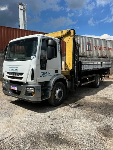 Vendo Caminhão toco com Munck 20 ton e carroceria 6m