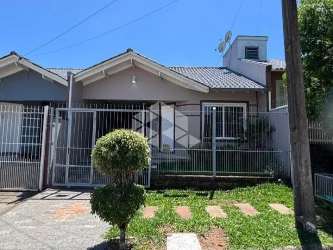 Geminado semimobiliado com 02 dormitórios no Bairro Castelo Branco