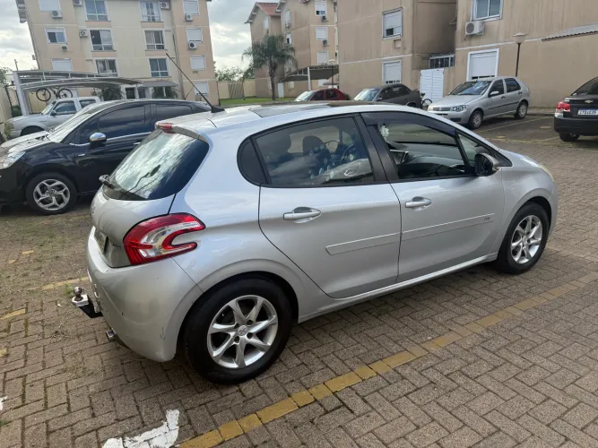 Peugeot 208 Allure 1.5 Flex 8V 5P 2016