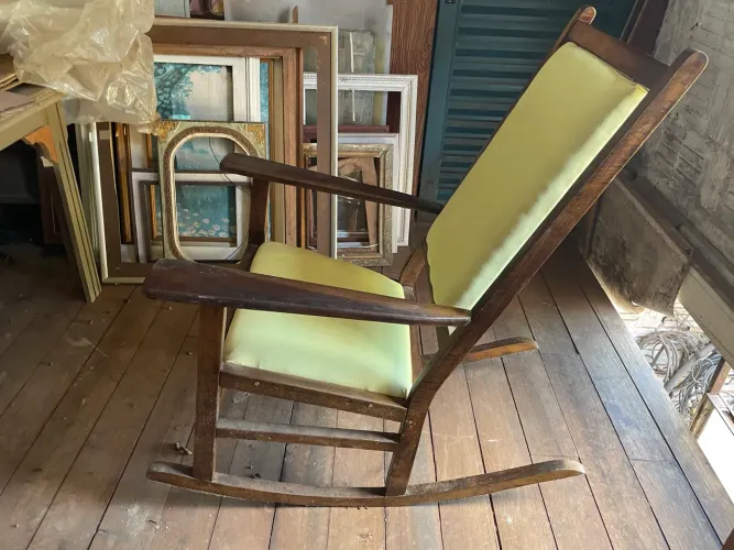 Cadeira Balanço Antiga