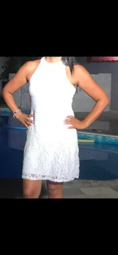 Vestido de renda com forro