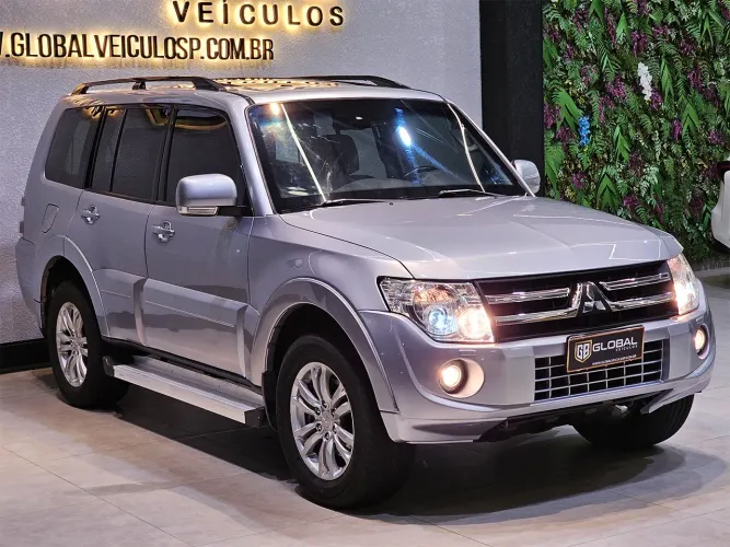 Mitsubishi Pajero HPE Full 3.2 4X4 T.i.dies. 5P AUT 2012