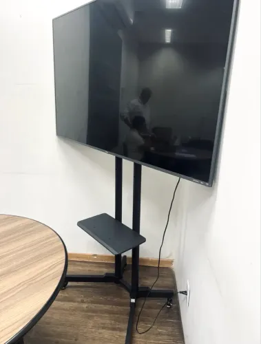 Suporte Pedestal Rack para TV até 70" com Ajuste e Trava