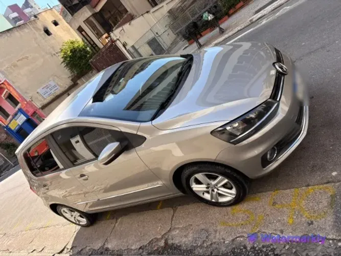 Volkswagen Fox Highline 1.6 Flex 16V 5P 2015