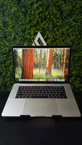 MACBOOK PRO 2019 16GB RAM i7 + GARANTIA