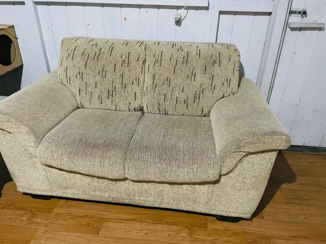 Vendo sofá 2 lugares