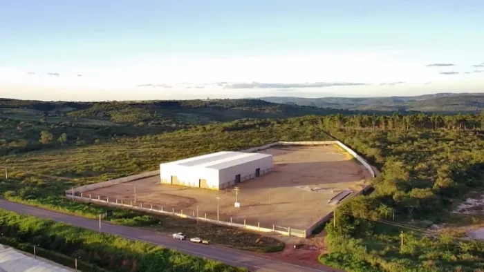 Vende-se Galpão com 2.600m2 Localizado na BA 262 KM 12 - sentindo Anagé