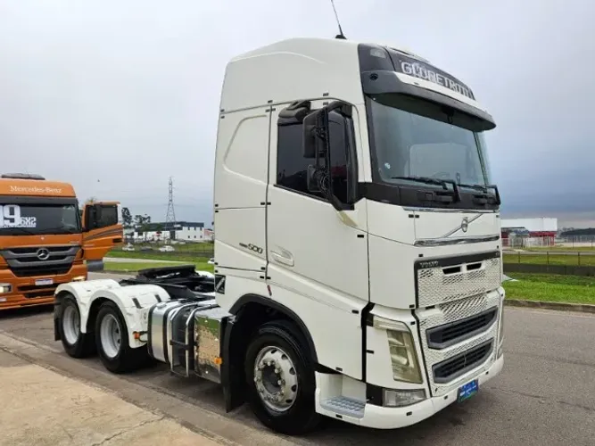 Volvo FH 500 Globetrotter 6x4 Traçado Bug Leve Teto Alto Automático Ano 2016 Oportunidade