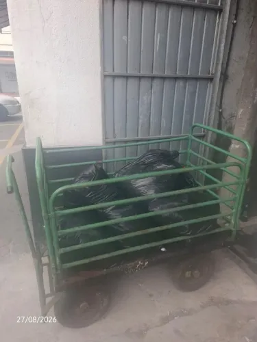 Carrinho Carro Plataforma Fechado Em Tubo 5ª Roda