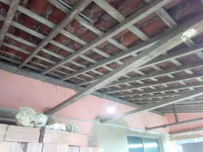 VENDE-SE CASA NA TOCA DO LEÃO - 2 QUARTOS, 1 SALA, 1 COZINHA, 1 BANHEIRO E 1 TERRAÇO