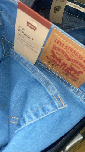 Calças Levi's ORIGINAIS masculina e feminina 230,00 cada!