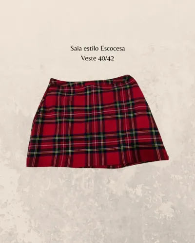 saia estilo escocesa - justa ao corpo e veste 40/42