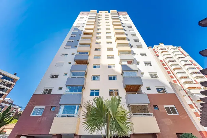 Imóvel para venda possui 107 metros quadrados com 3 quartos em Ahú - Curitiba - PR