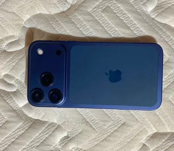 iphone 11 na carcaça do 17