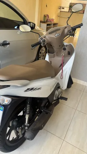 Venho Honda Biz 3300 km! Super conservada