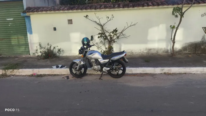 Vendo Suzuki yes 125 único dono