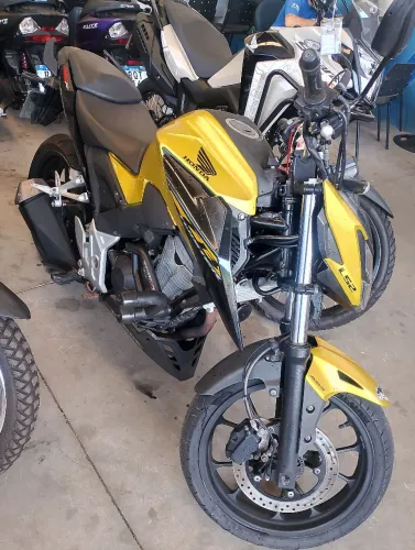 HONDA CBR 300 2023