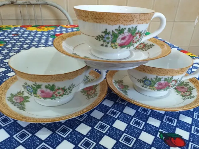 Xícaras em porcelana japonesa