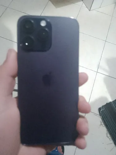 iPhone 13 pro Max semi novo parou de ligar todo original tenho a senha da tela