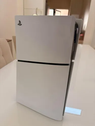 PS5 Slim - Novo com um controle