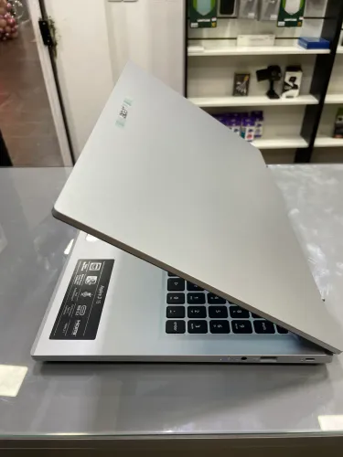 Notebook Samsung Book NP550XDAv - 915 HD
