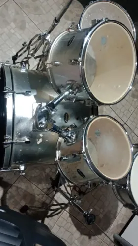 Vende se bateria