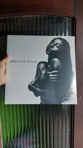 LP love deluxe - Sade (Vinil Importado, Lacrado)