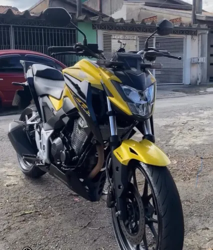 CB300F Twister Semi Nova