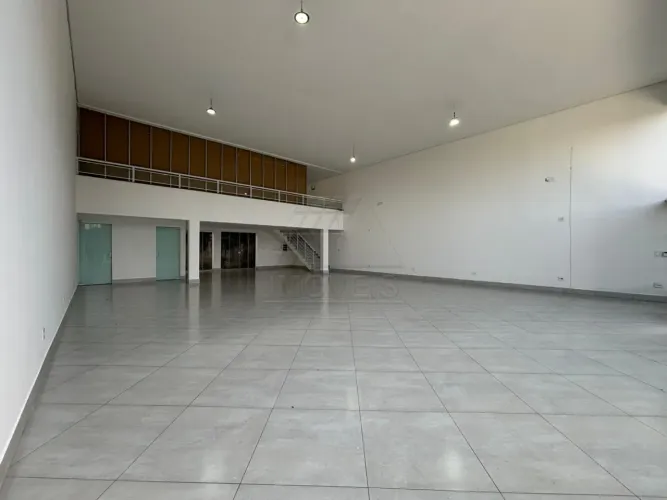 Salão comercial para alugar no bairro Vila Amorim em Americana/SP
