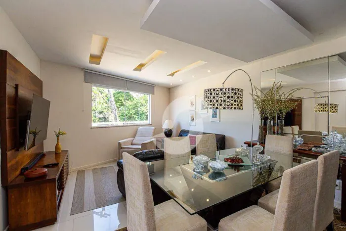 Casa com 4 dormitórios (3 suítes) à venda, 178 m² por R$ 2.300.000 - Camboinhas - Niterói/