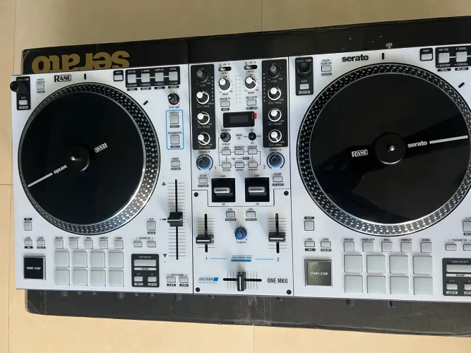 Controladora Rane One mk2 + CASE 