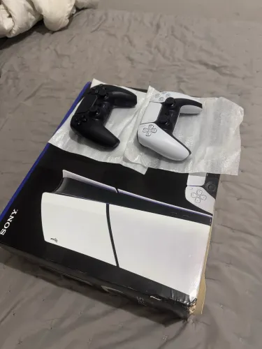PS5 1TB 2 CONTROLES