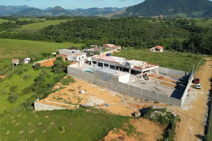 Terreno de 500 m² no interior, pertinho do Clube do Cavalo Itapeúna Anchieta/ES