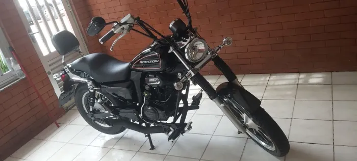Dafra horizon 150 custom baixo km