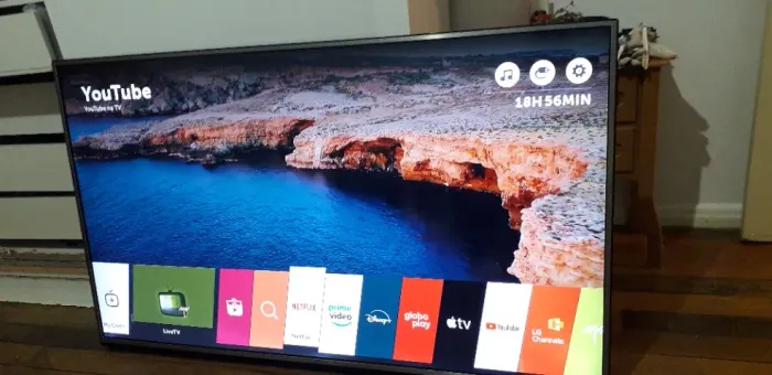 LG TV Smart de 55"4K UHD HDR! sistema WEB O.S. INTELIGENCIA ARTIFICIAL THINQ AI