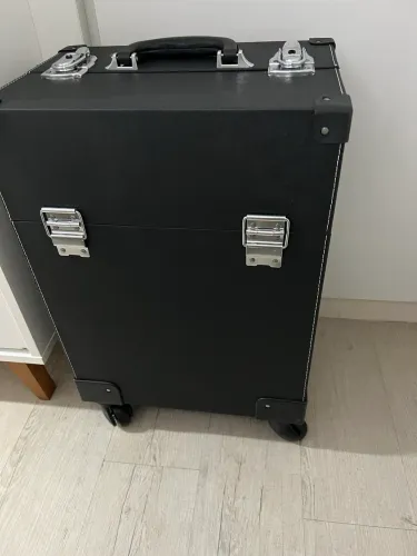 Maleta carrinho cabeleireiro e maquiagem. 