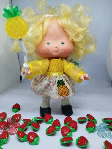Boneca Moranguinho Abacaxizinho anos 80.
