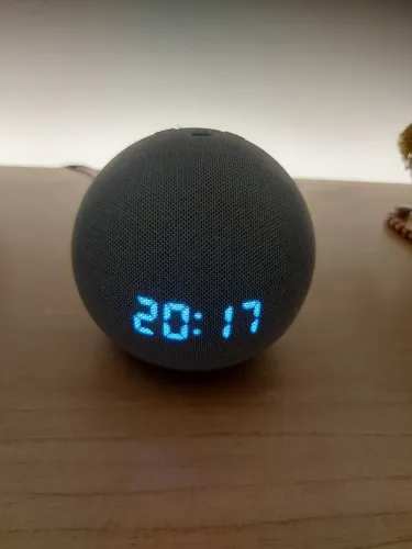Echo dot 4 relógio